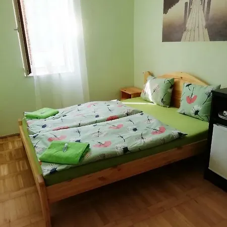 Zorka Apartman Πανσιόν *